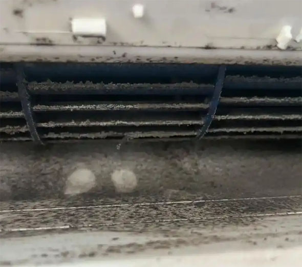 迁西空调吹的风有股烧焦味是怎么回事